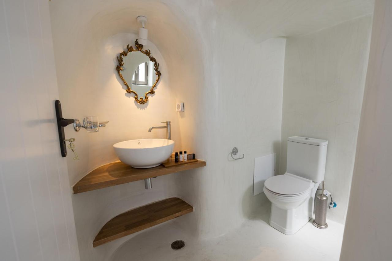 Astrea Suites "Ostria Cave Villa-Outdoor Jacuzzi" Oia  Esterno foto