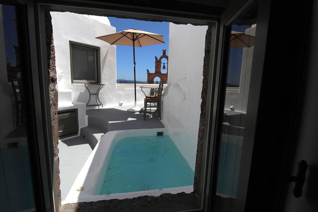Astrea Suites "Ostria Cave Villa-Outdoor Jacuzzi" Oia  Esterno foto