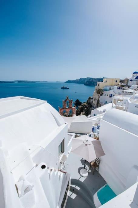 Astrea Suites "Ostria Cave Villa-Outdoor Jacuzzi" Oia  Esterno foto